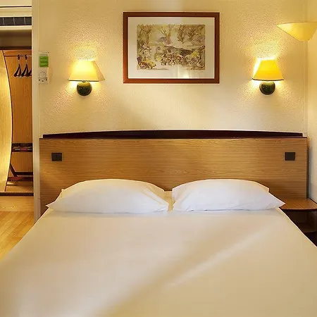 Kyriad Direct Le Havre Est - Otel 2*