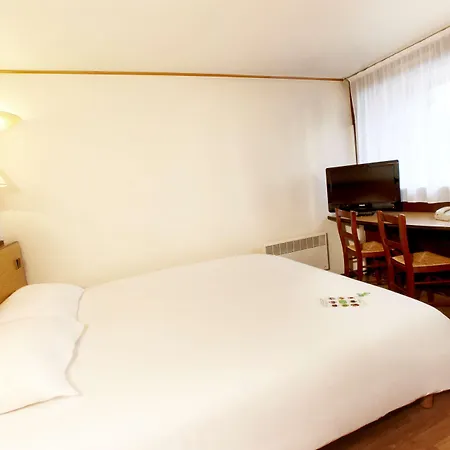 Kyriad Direct Le Havre Est - Otel Gonfreville-lʼOrcher