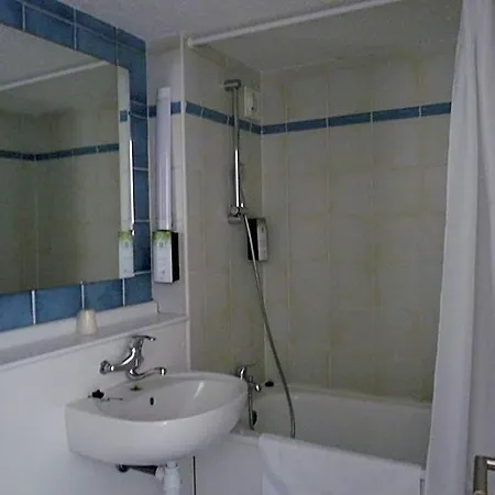 Kyriad Direct Le Havre Est - Hotel 2*