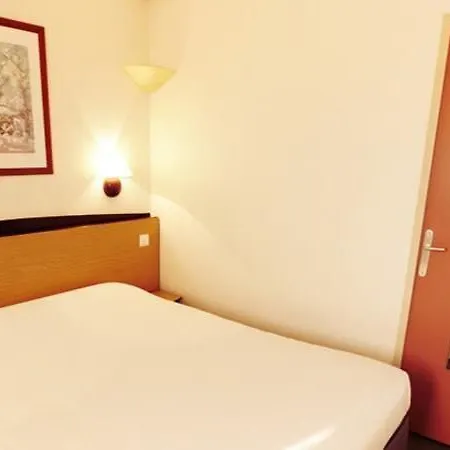 Kyriad Direct Le Havre Est - Otel 2*