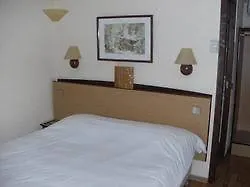 Kyriad Direct Le Havre Est - Otel