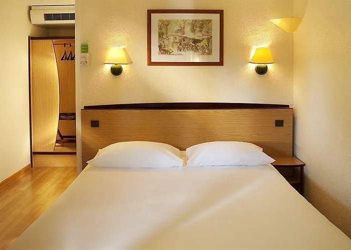 Kyriad Direct Le Havre Est - Hotel 2*