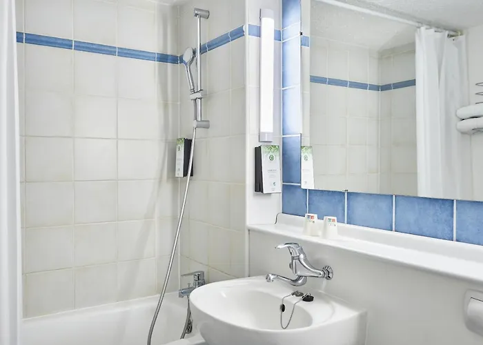 Kyriad Direct Le Havre Est - Hotel 2*