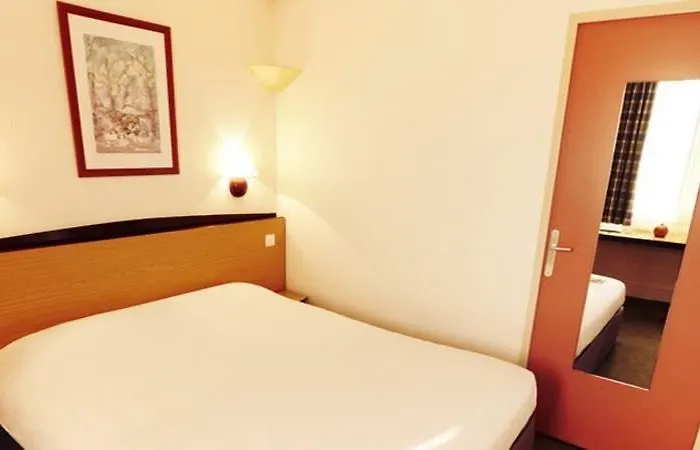 Kyriad Direct Le Havre Est - Hotel 2*